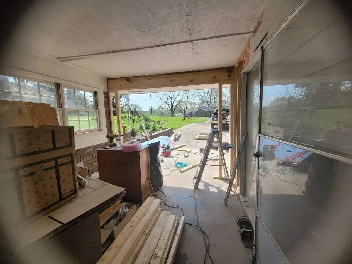 Air movers and dehumidifier for Drying & Dehumidification in Fort Wright